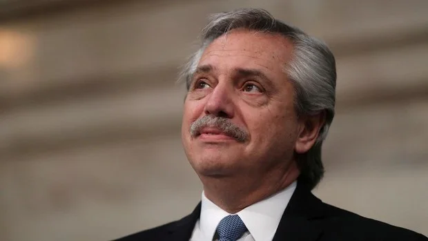 Masiva renuncia de ministros en Argentina